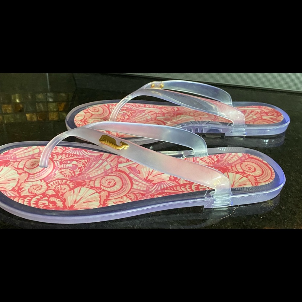 NWOT. Vineyard Vines jelly flip flops